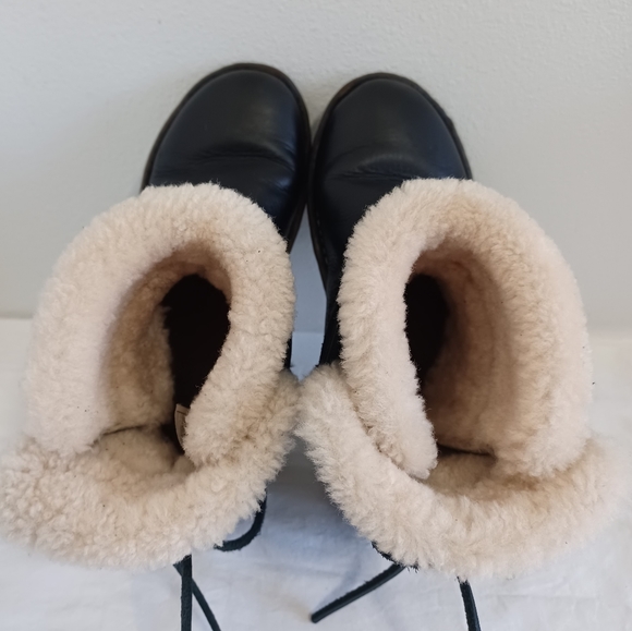 Ugg Rianne winter boots women's black leather sheepskin lined ankle size 7 - Picture 3 of 13